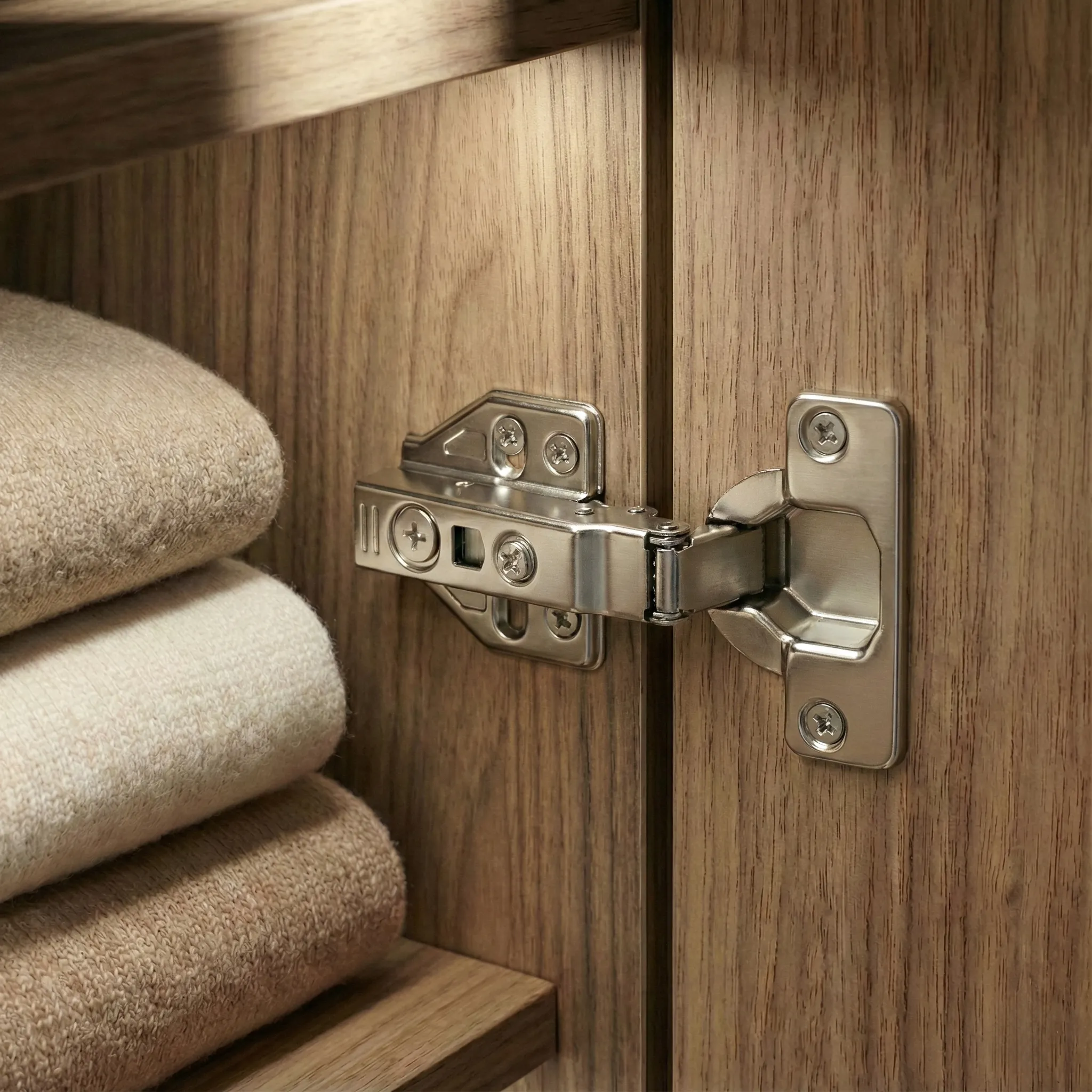 Soft-Close Hinges & Cabinet Hinges